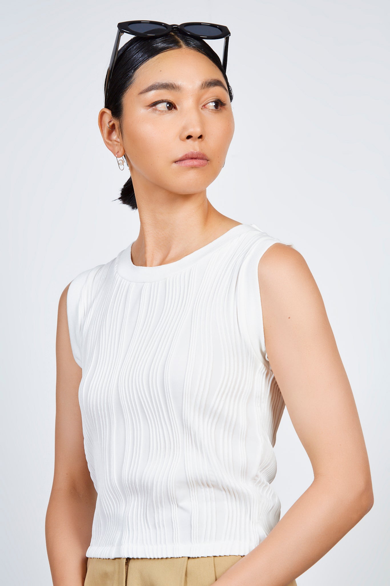 White curved rib knit tank_1