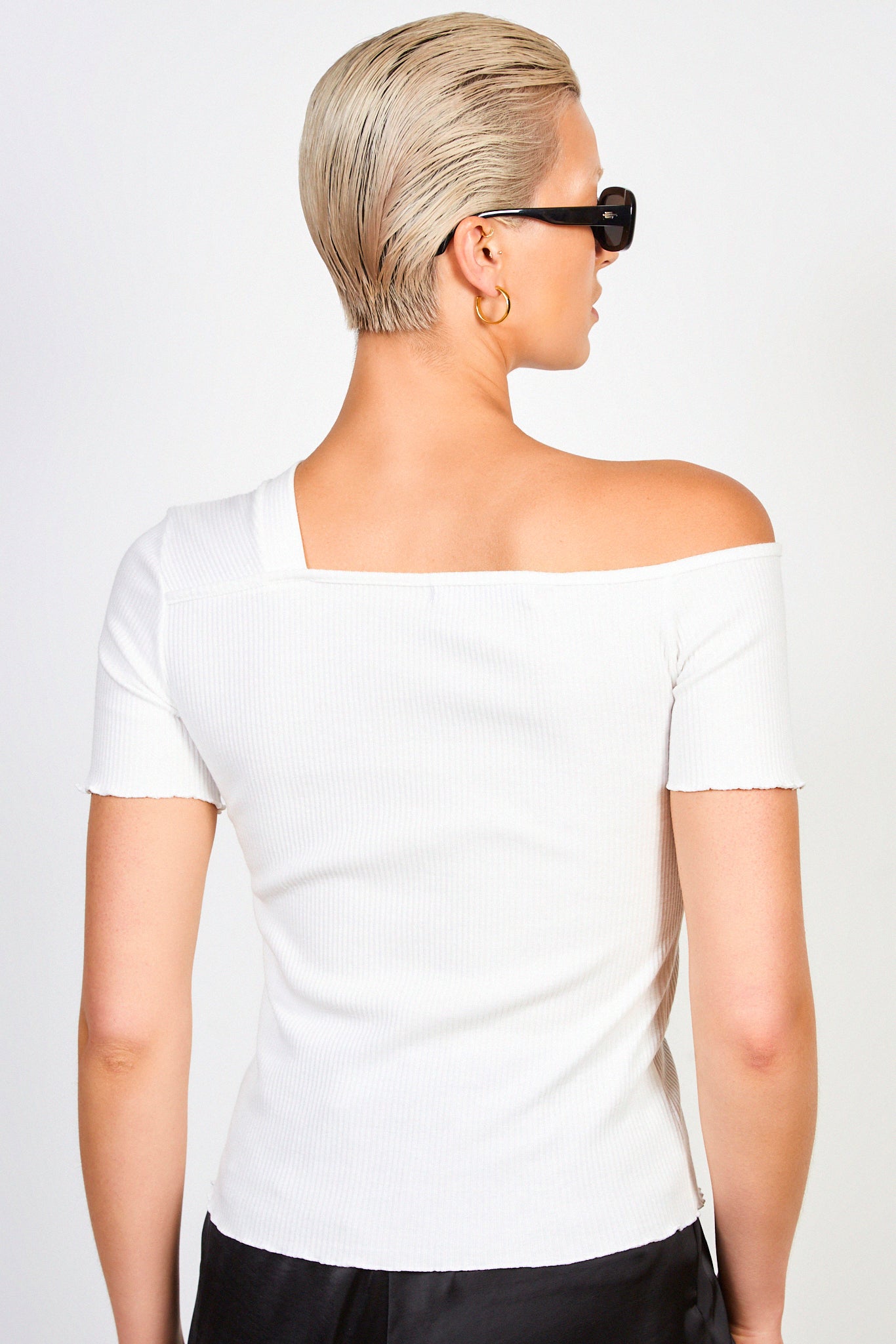 White diagonal button tee_2