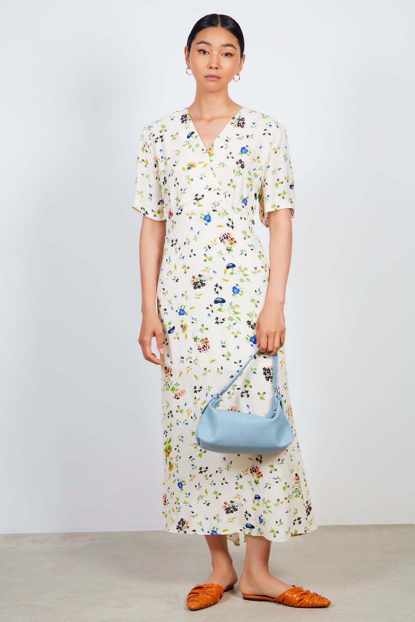 White floral print short sleeved midi dress_1