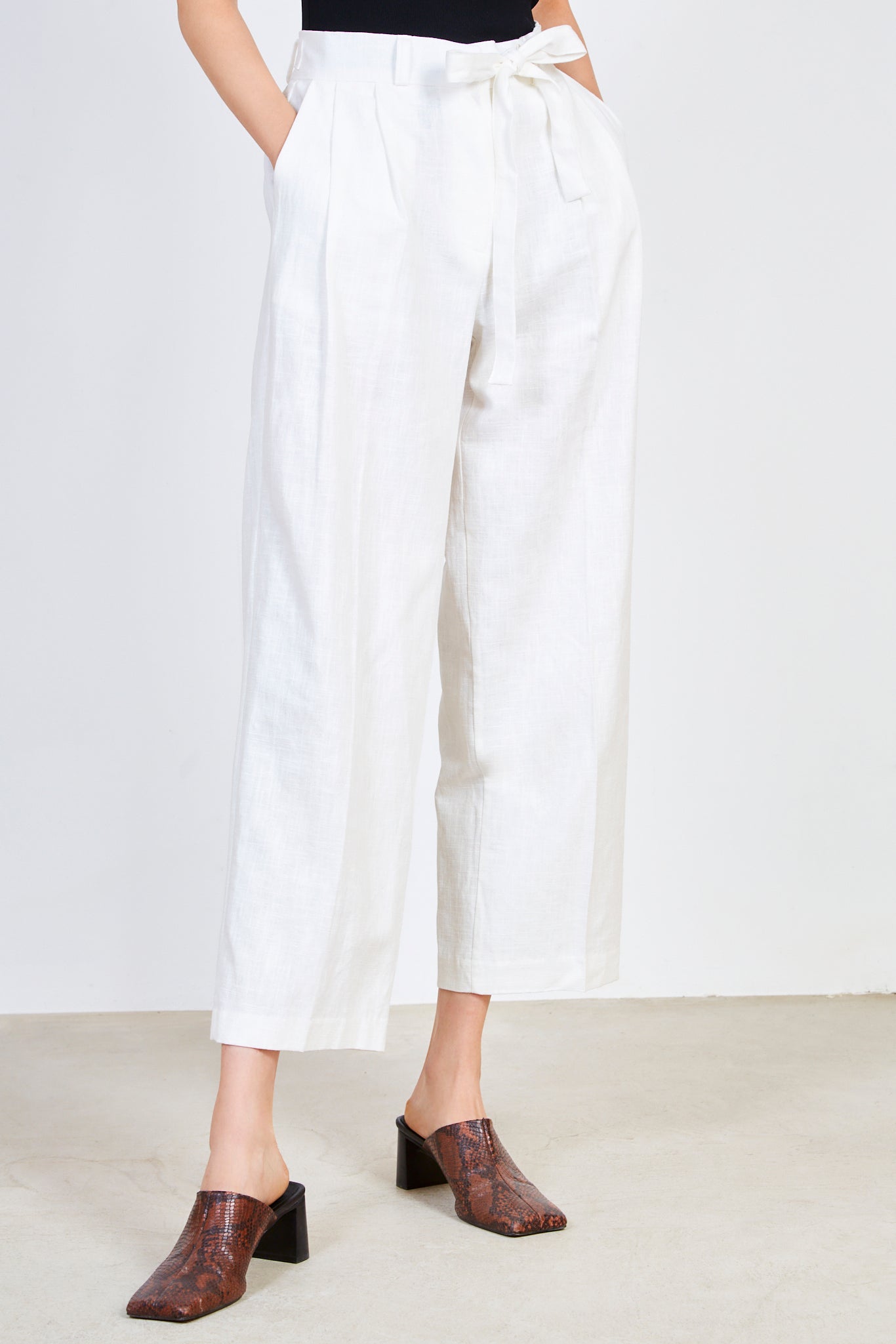 White linen tie waist trousers_1