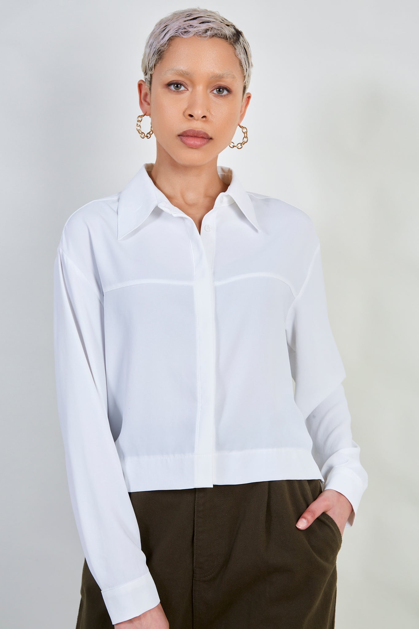 White long sleeved shirt_1
