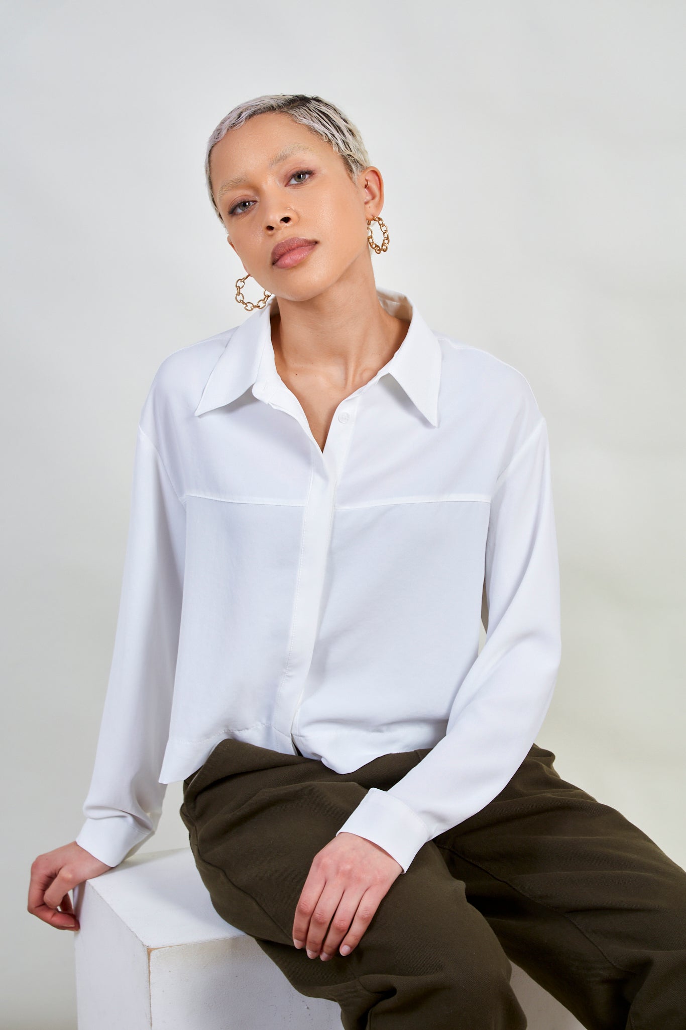 White long sleeved shirt_4