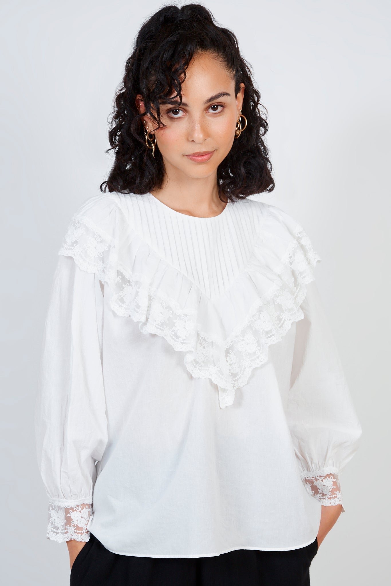 White pleat neck ruffle V blouse_1