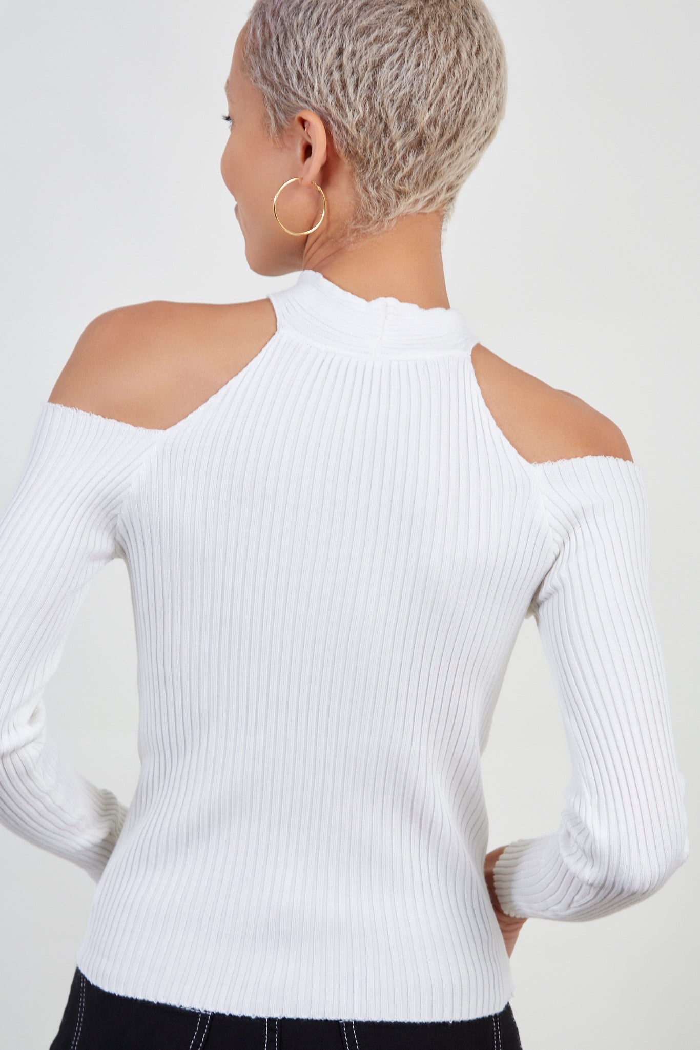 White ribbed halter neck knit top_5