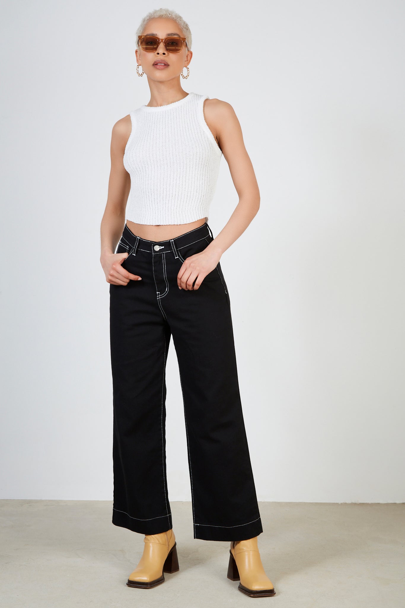 White ribbed round neck tank_3