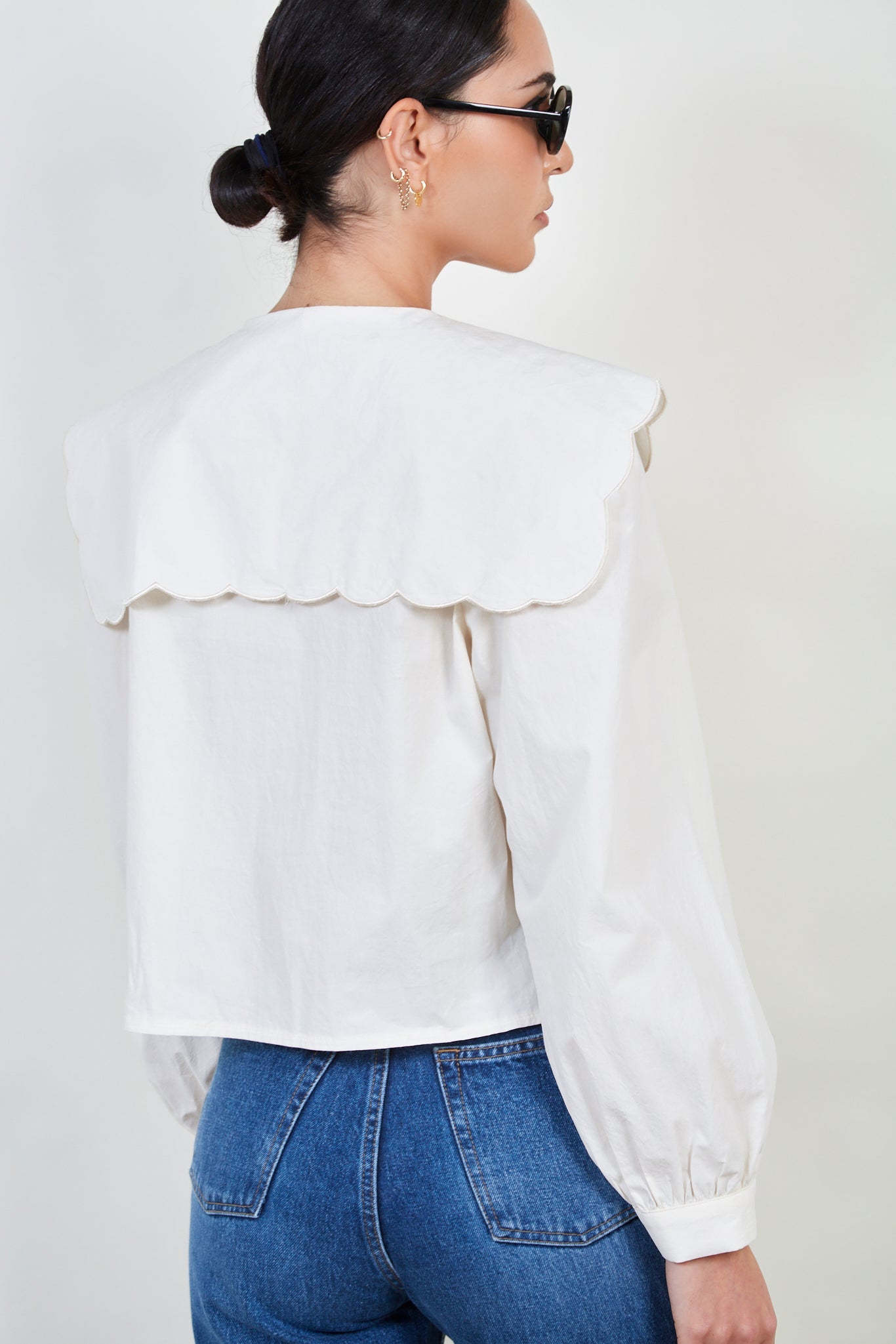 White scalloped giant collar shirt_2