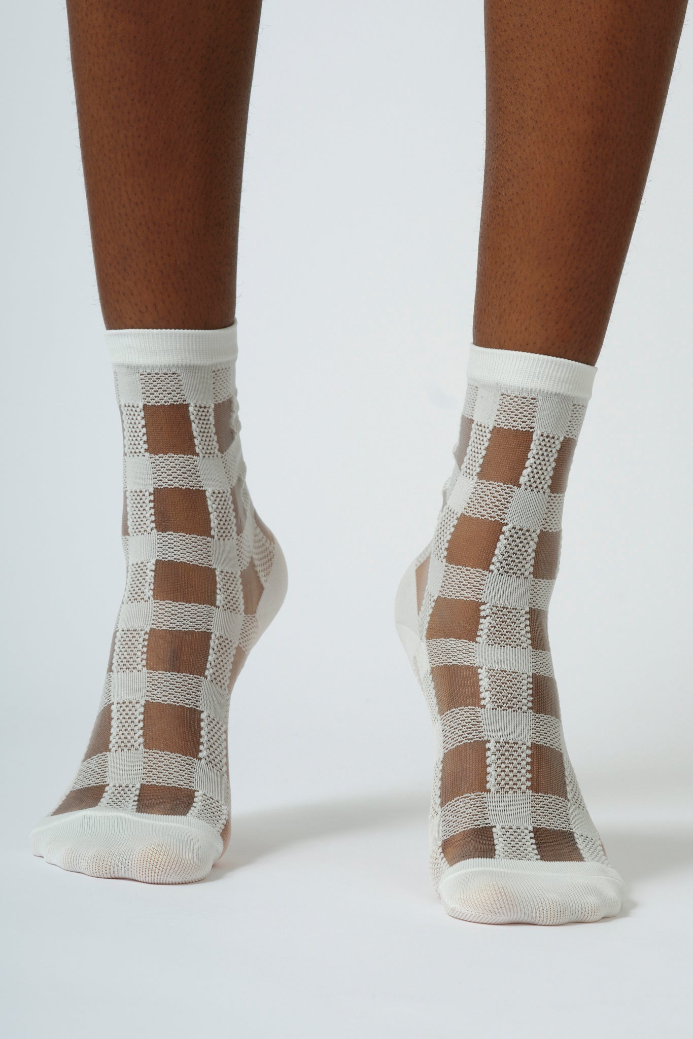 White sheer gingham check socks_2