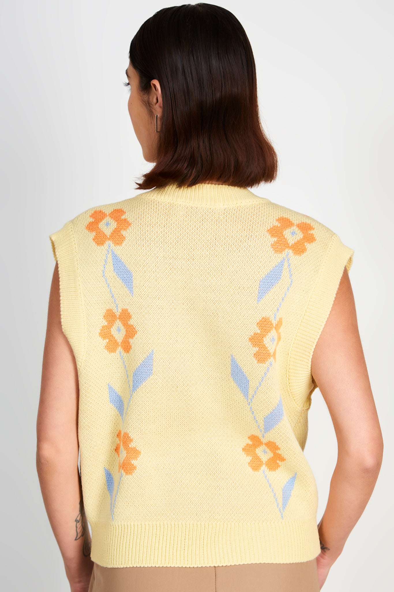 Yellow and orange intarsia large floral sweater vest