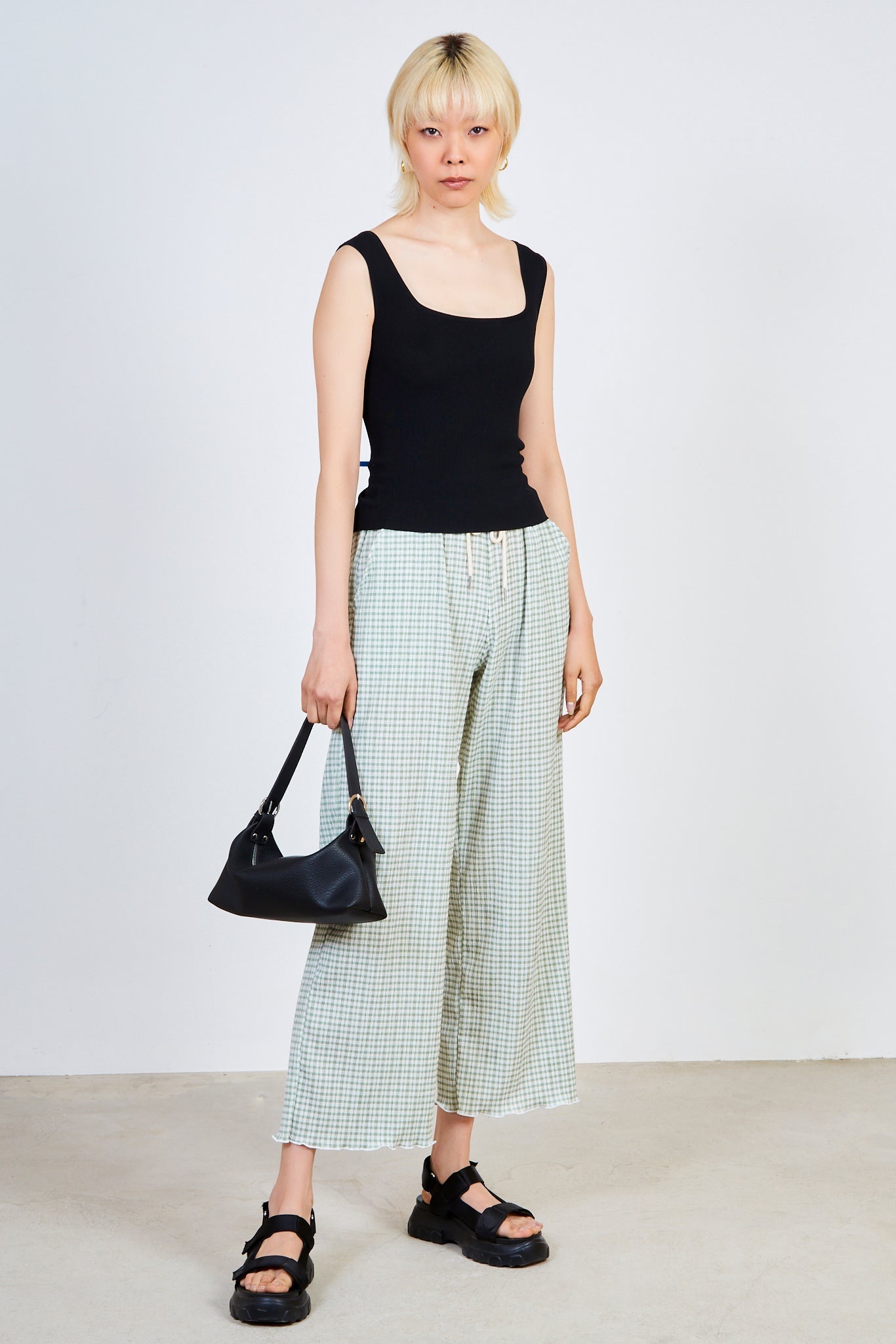 Black thick strap knit tank_4