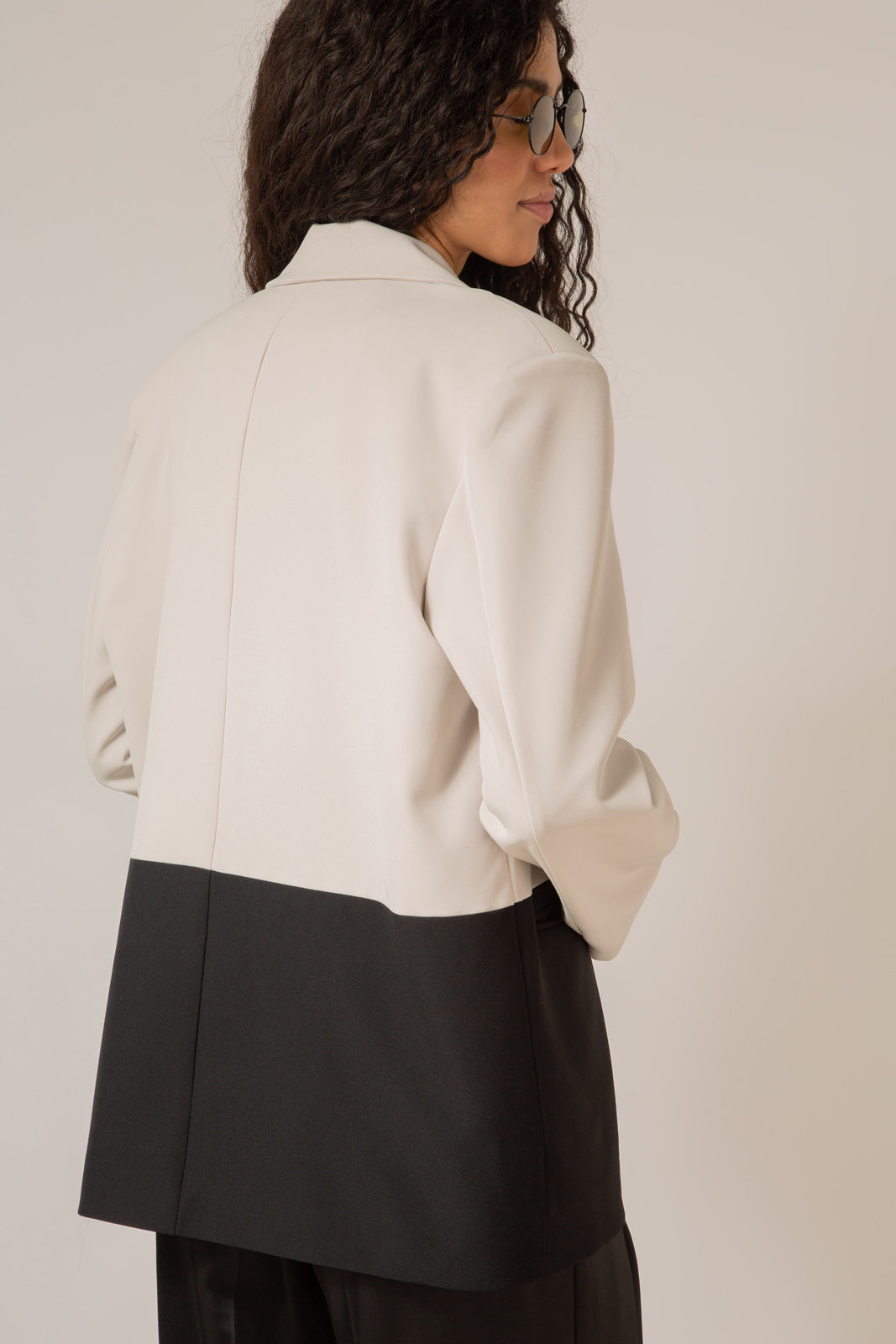 Ivory and black colour block blazer_4
