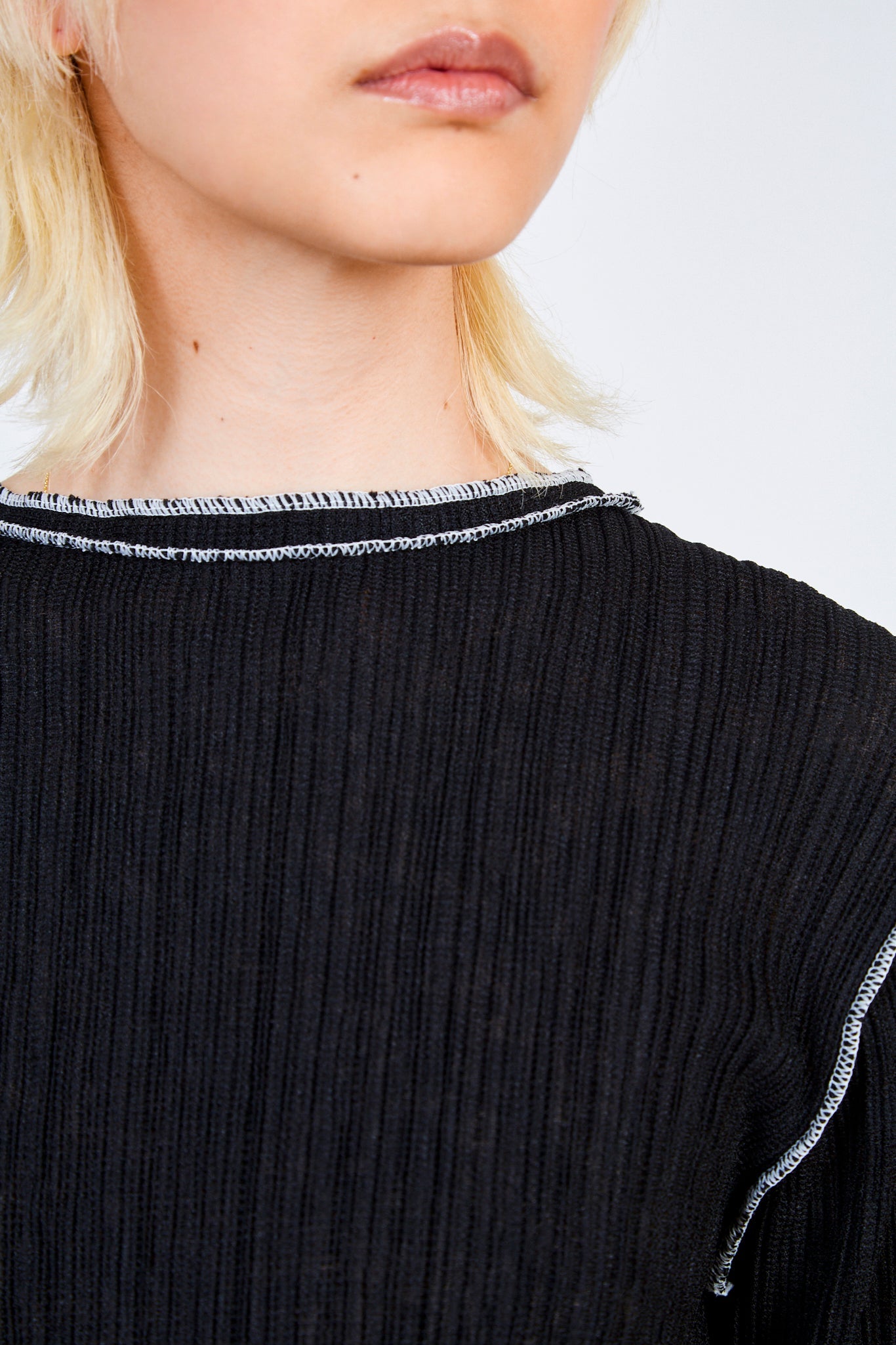 Black ivory trim collar tee_4