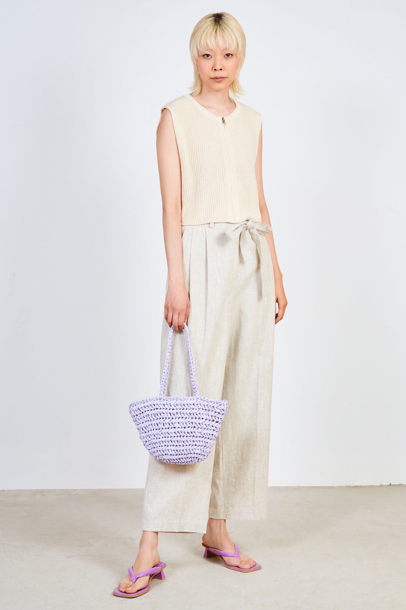 Ivory round neck zip knit vest_3