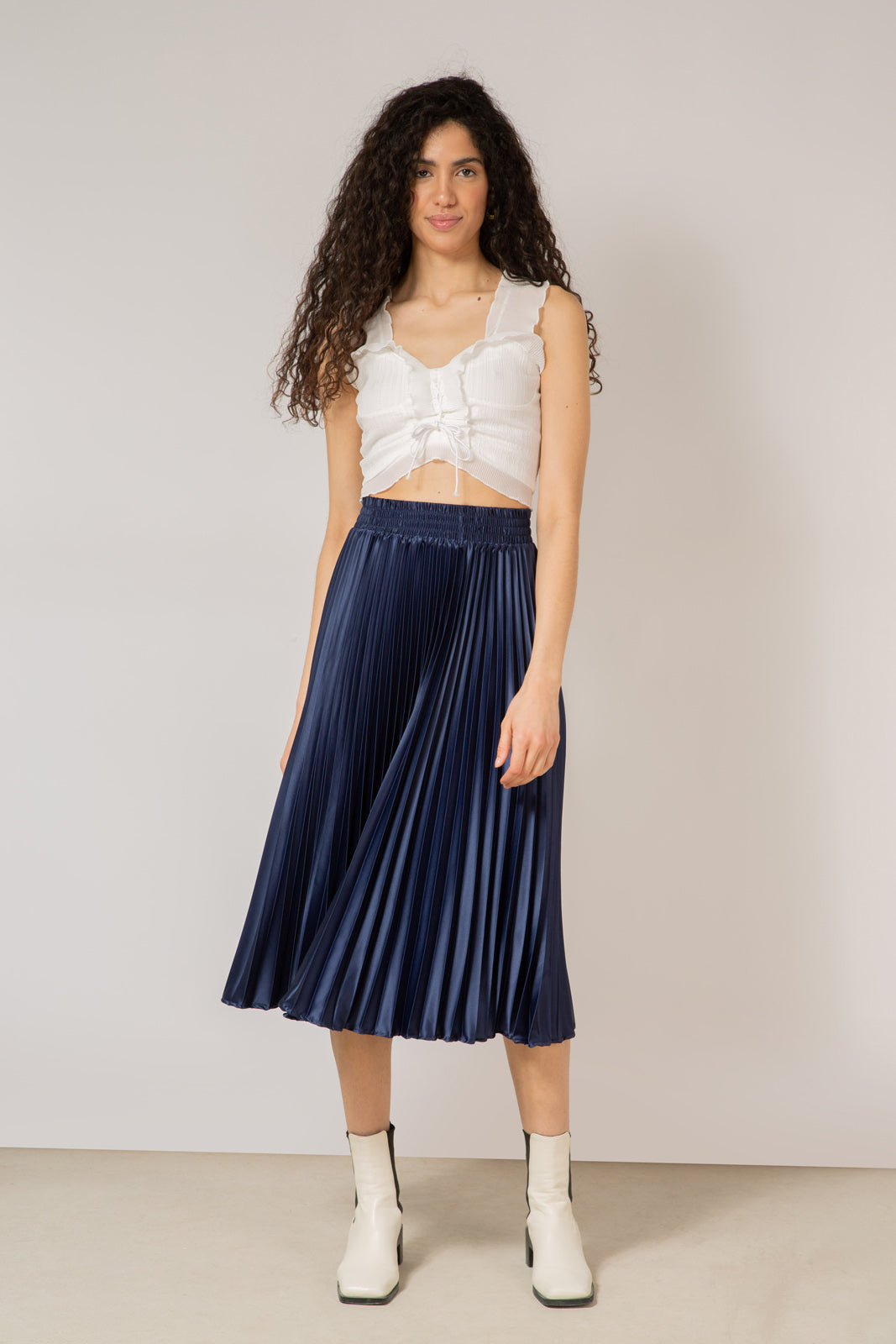 Navy blue satin pleated thick waistband skirt_2