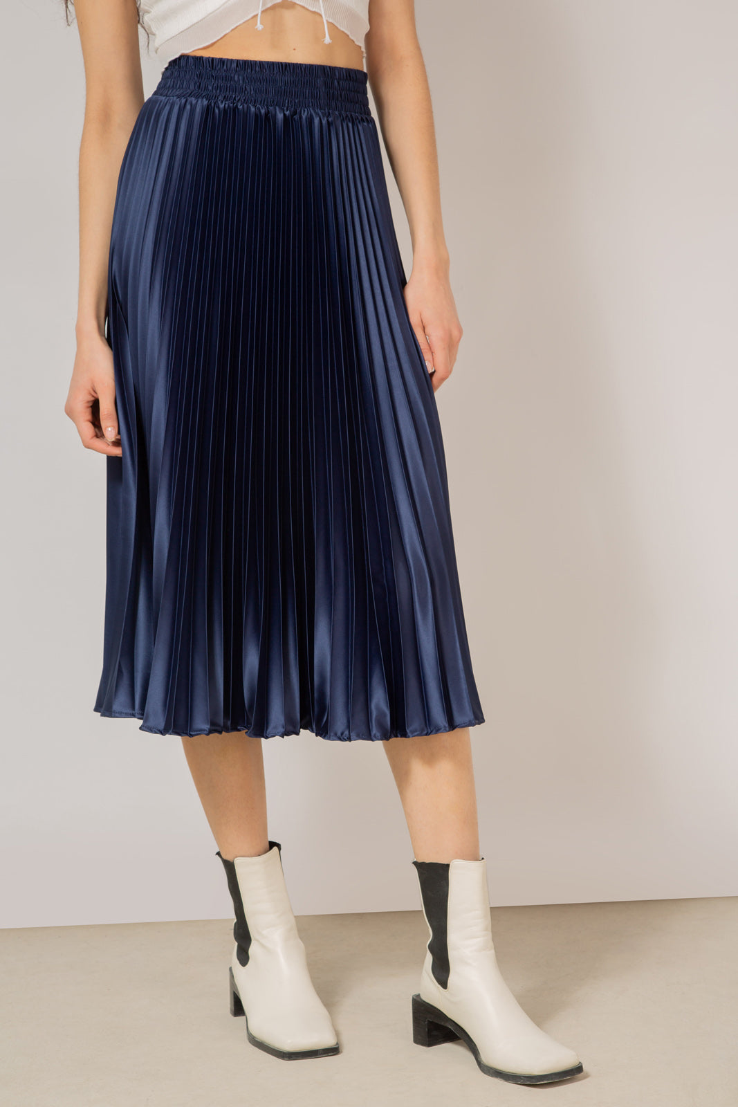 Navy blue satin pleated thick waistband skirt_1