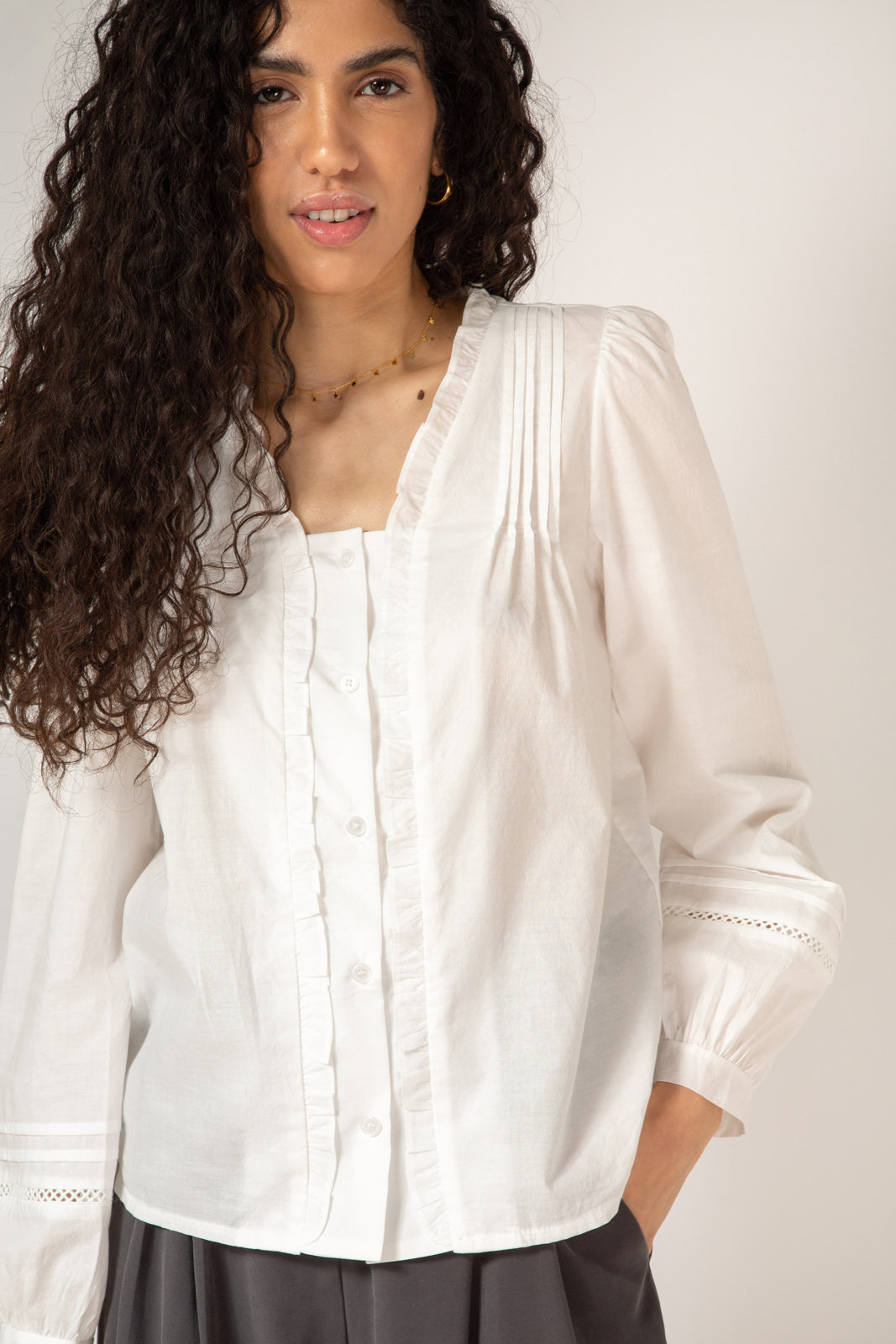 White ruffle trim blouse_1