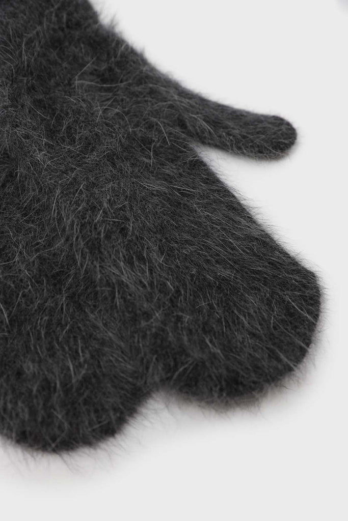 Charcoal grey mohair mittens_2