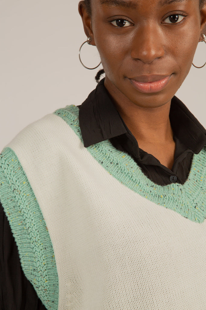 White and mint flecked contrast trim sweater vest_3