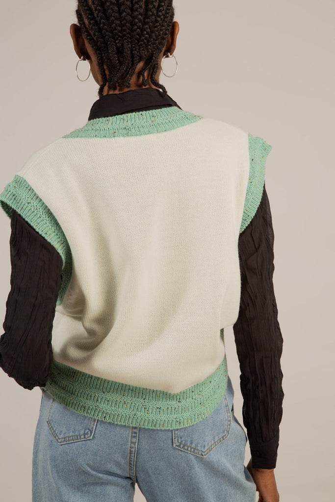 White and mint flecked contrast trim sweater vest_7