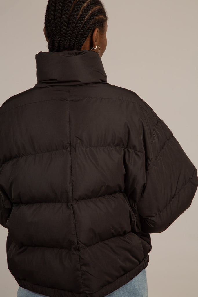 Black panel strip puffer jacket_4