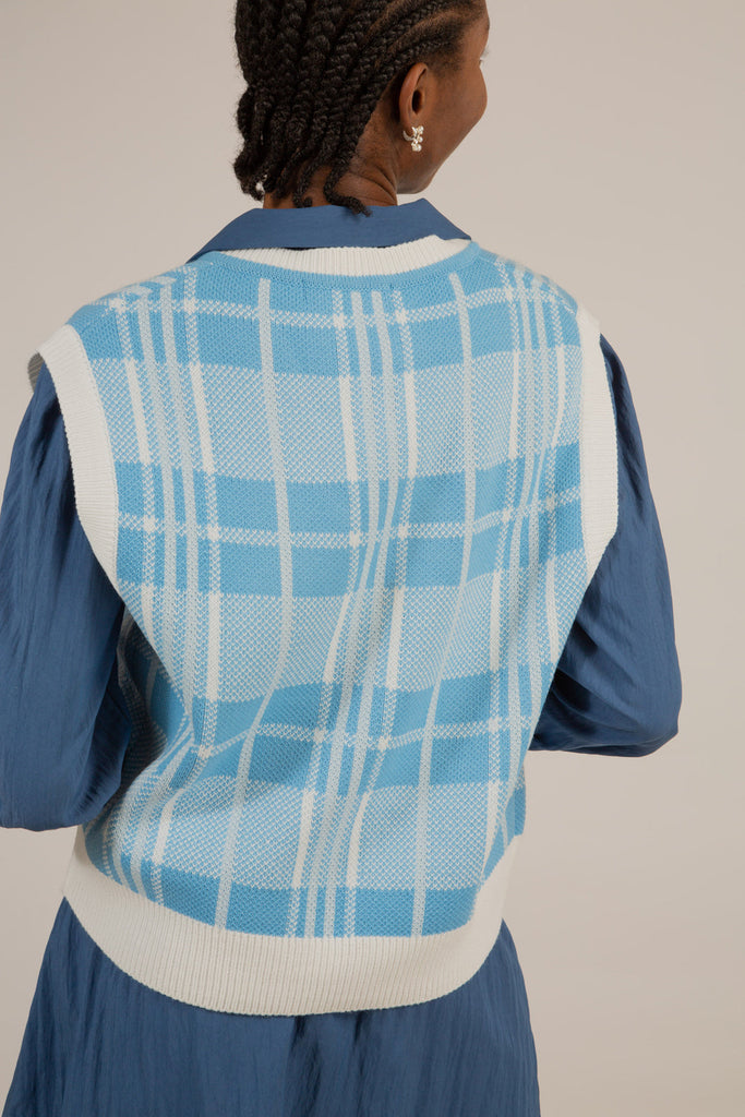 Pale blue and grey checked vest_5