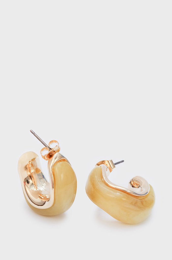 Light khaki swirl and gold hoop earrings_1