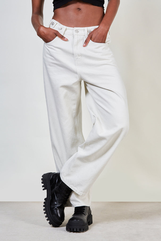 Off white button waist jeans_1