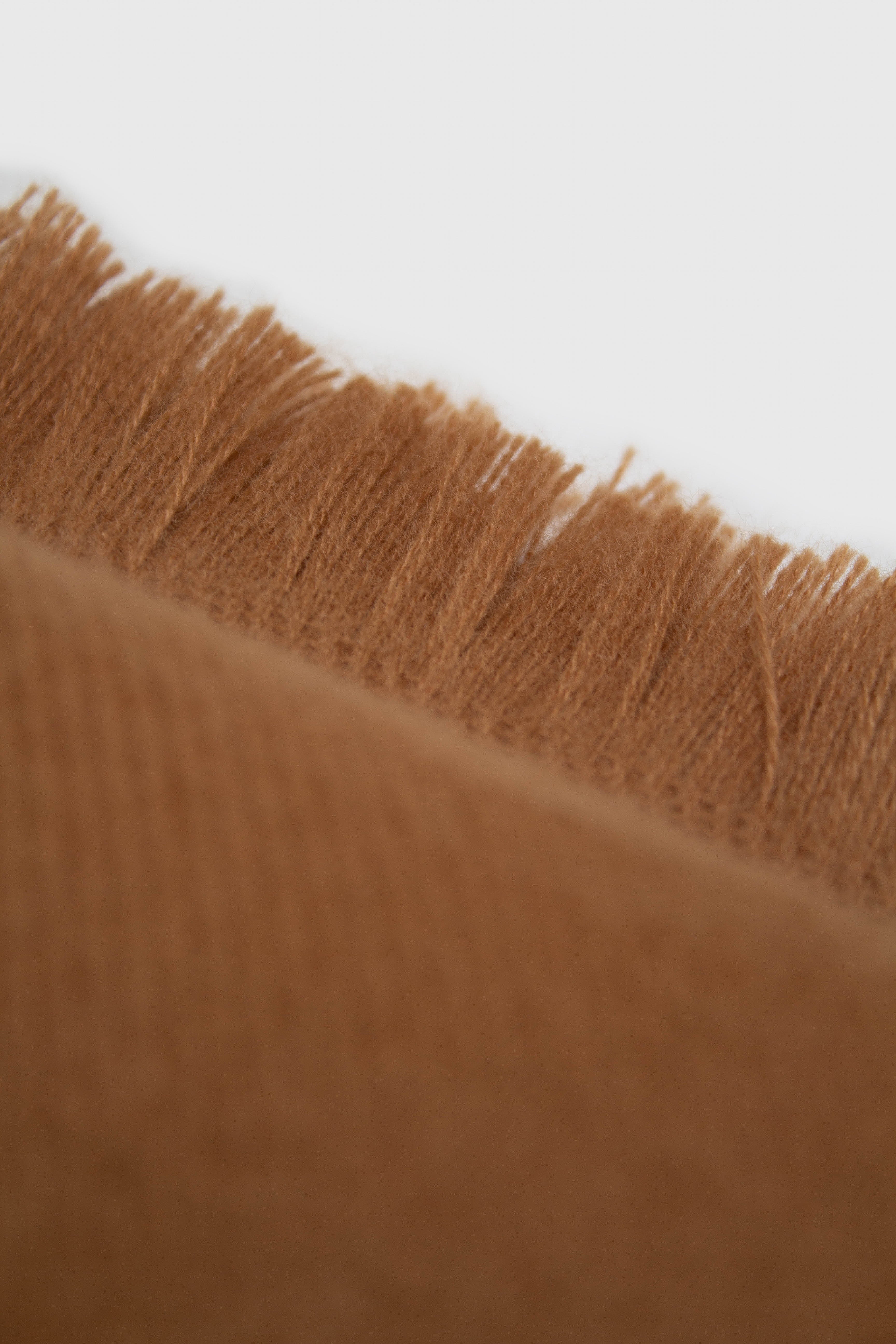 Camel ultra soft classic scarf_3