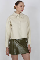 Cream vegan leather cropped shirt jacket_6