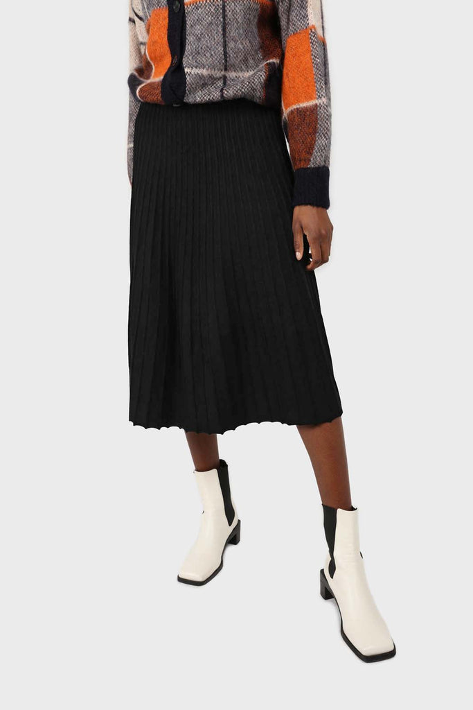 Black lined midi length flare knit skirt_4