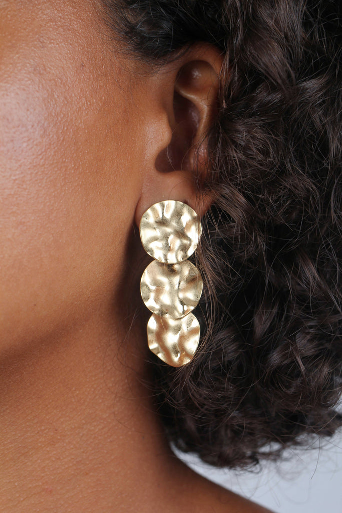 Gold hammered three circle earrings_2