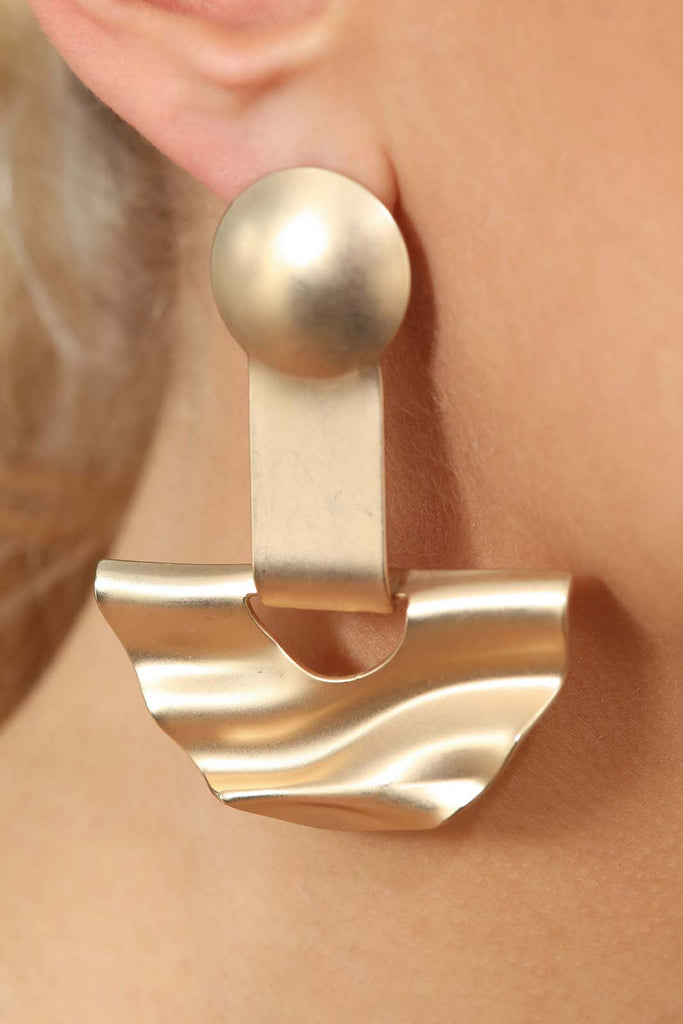 Gold geometric wavy semi-circle earrings_3