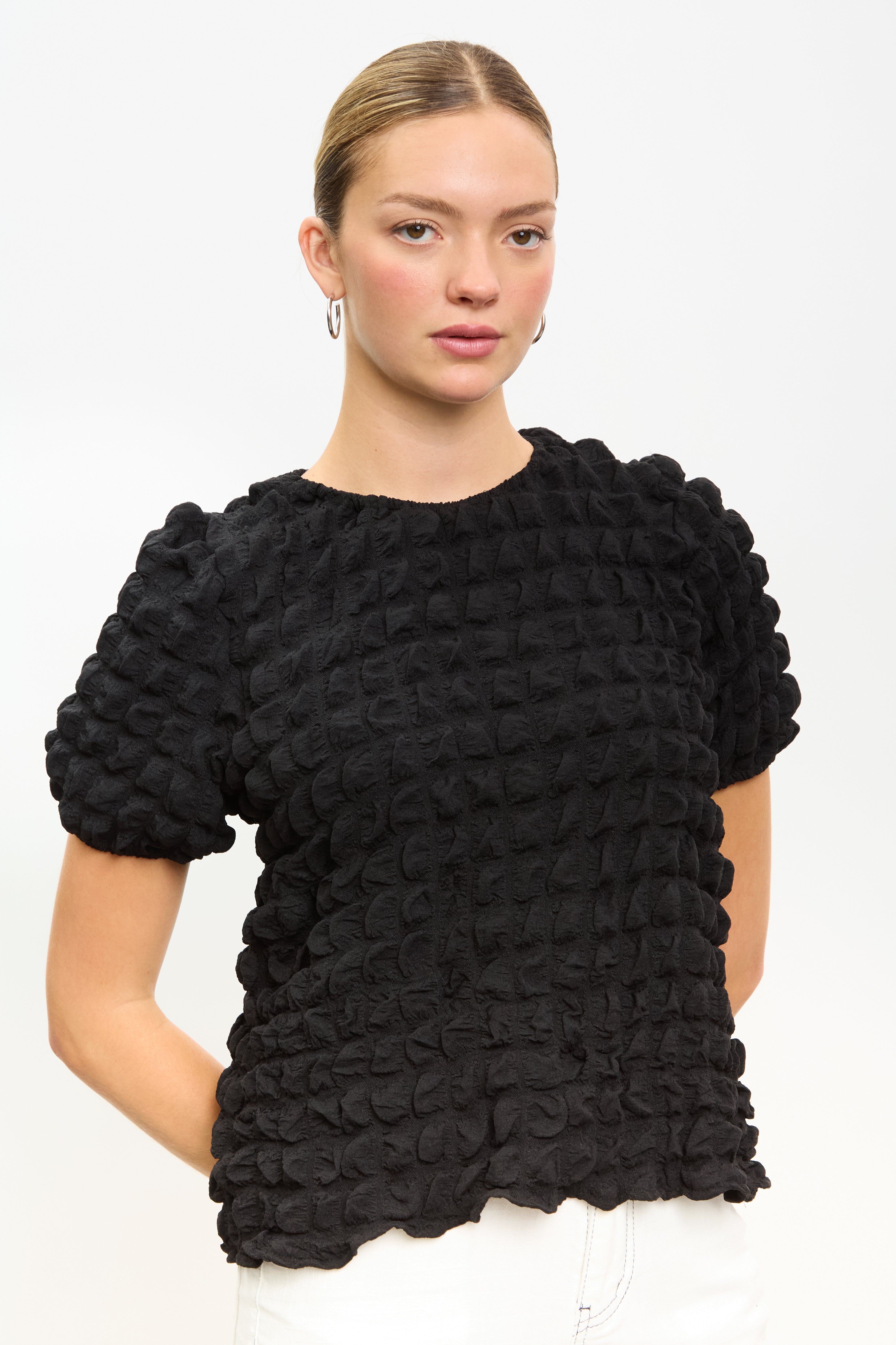 Black textured puff short sleeved top_1