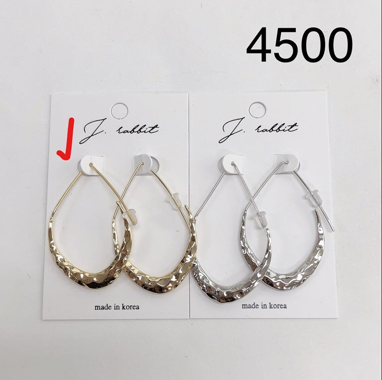 Gold thick hammered bottom hoop earrings_1