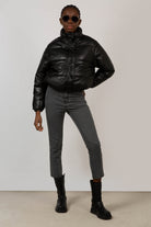 Black vegan leather cropped puffer jacket_7