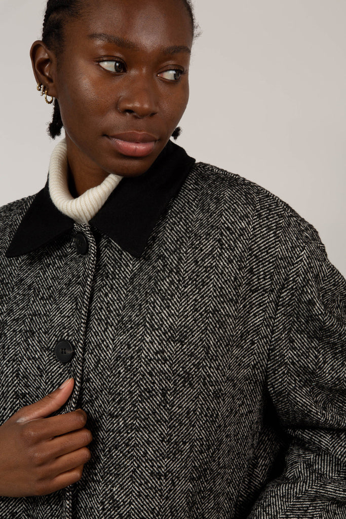 Black herringbone wool blend short coat_11