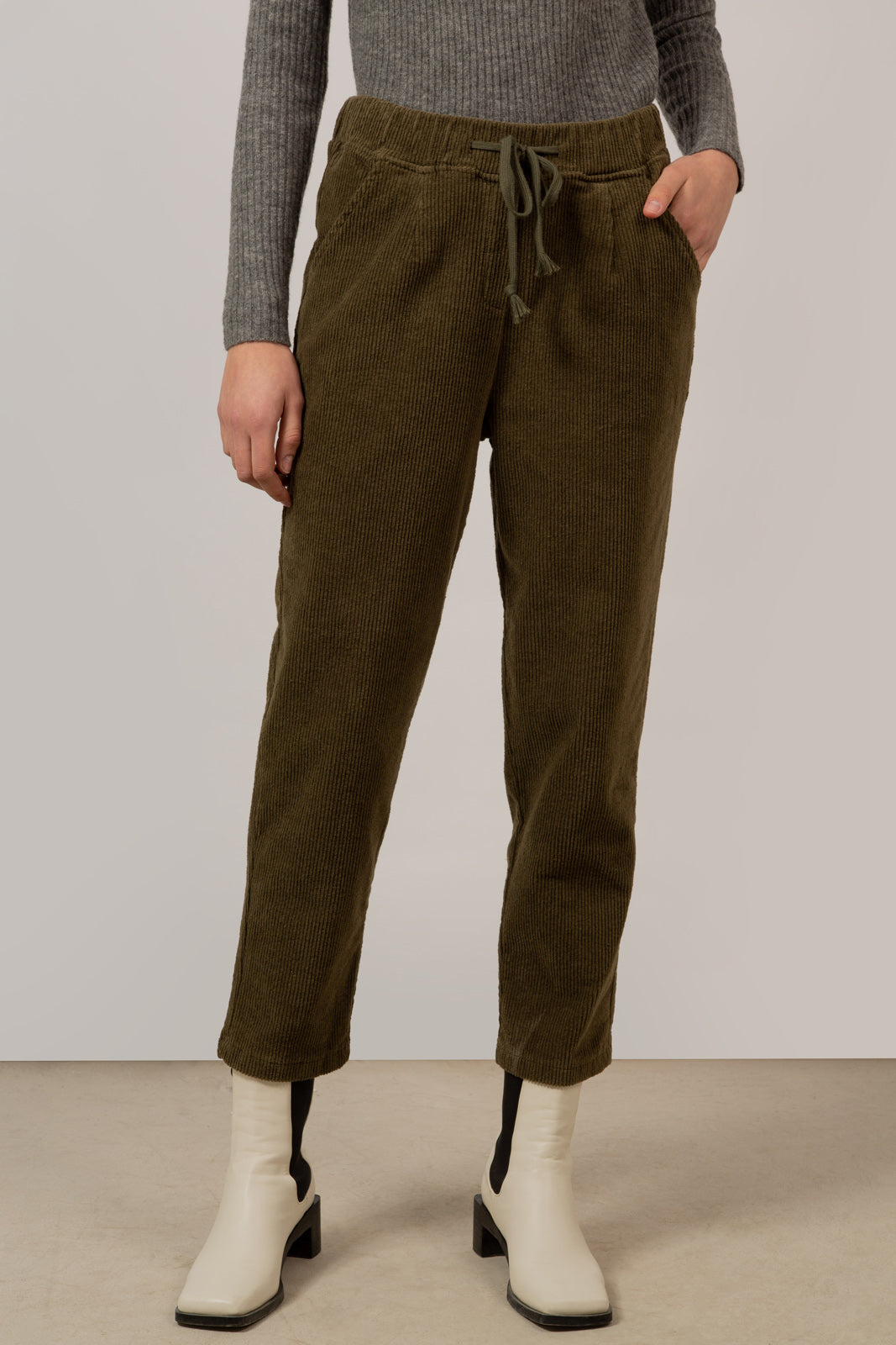 Khaki corduroy loose fit drawstring trousers_1