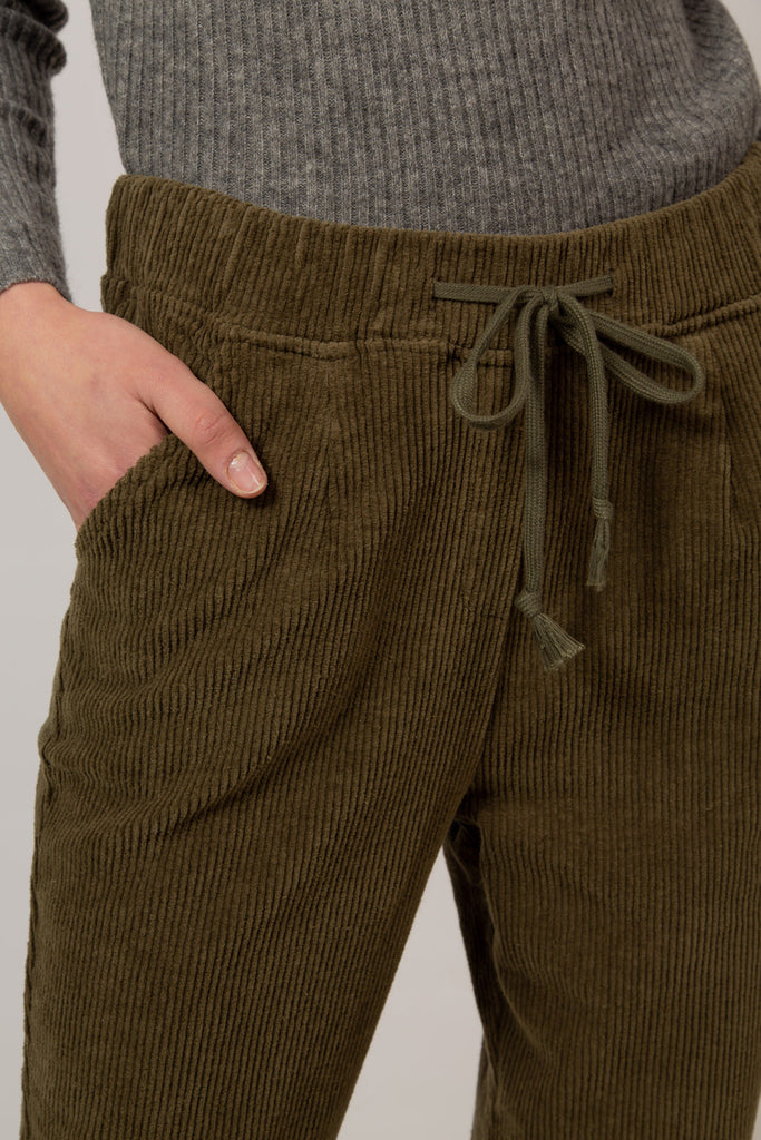 Khaki corduroy loose fit drawstring trousers_2