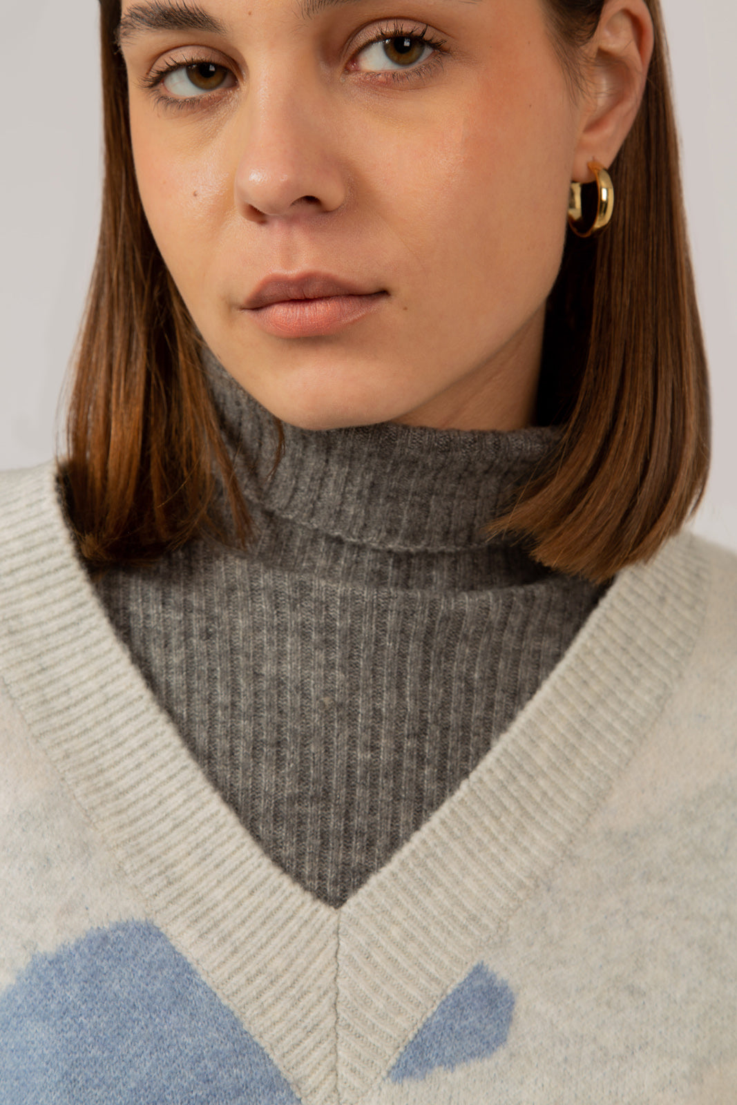 Pale blue and grey intarsia zebra sweater vest_3