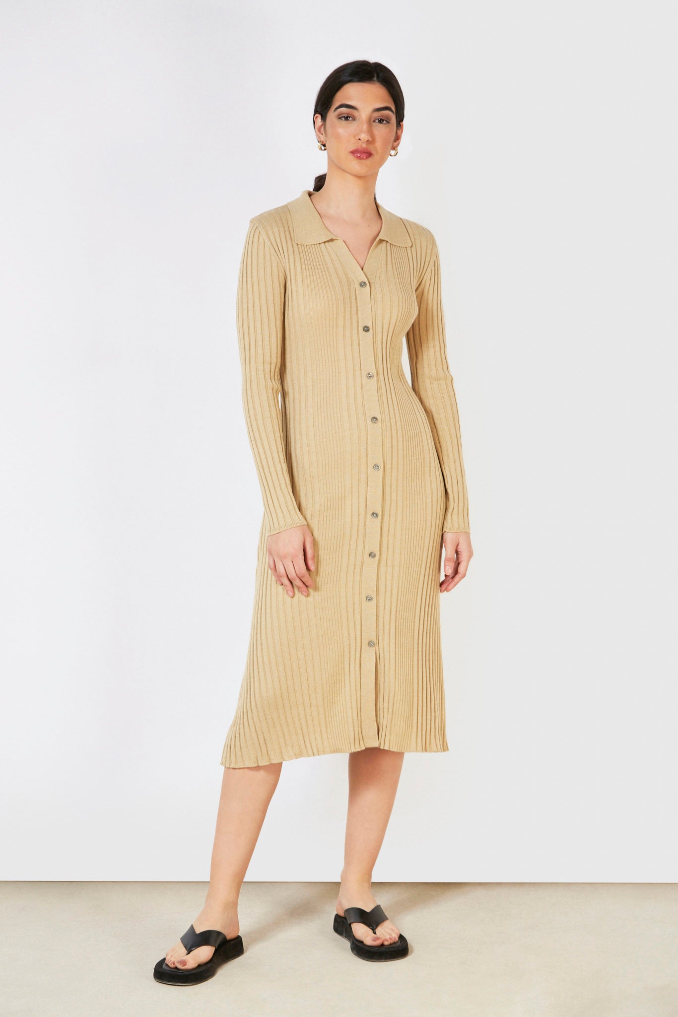 Beige ribbed knit shirt dress_2