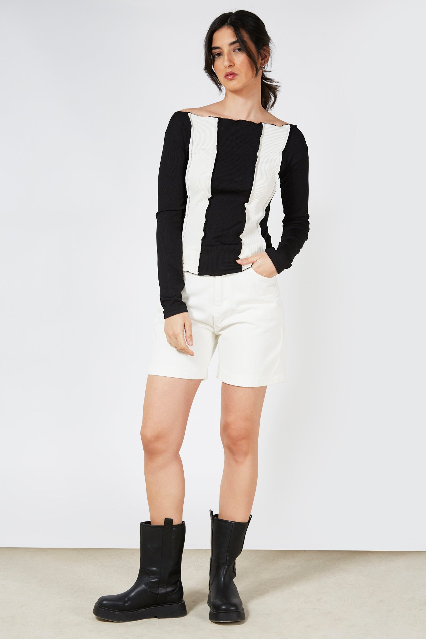 Black and ivory thick vertical stripe top_5