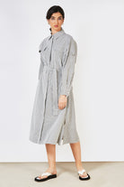 Grey and white contrast thin striped tie waist dress_3