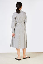 Grey and white contrast thin striped tie waist dress_4