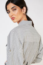 Grey and white contrast thin striped tie waist dress_10