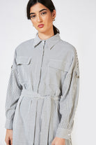 Grey and white contrast thin striped tie waist dress_8