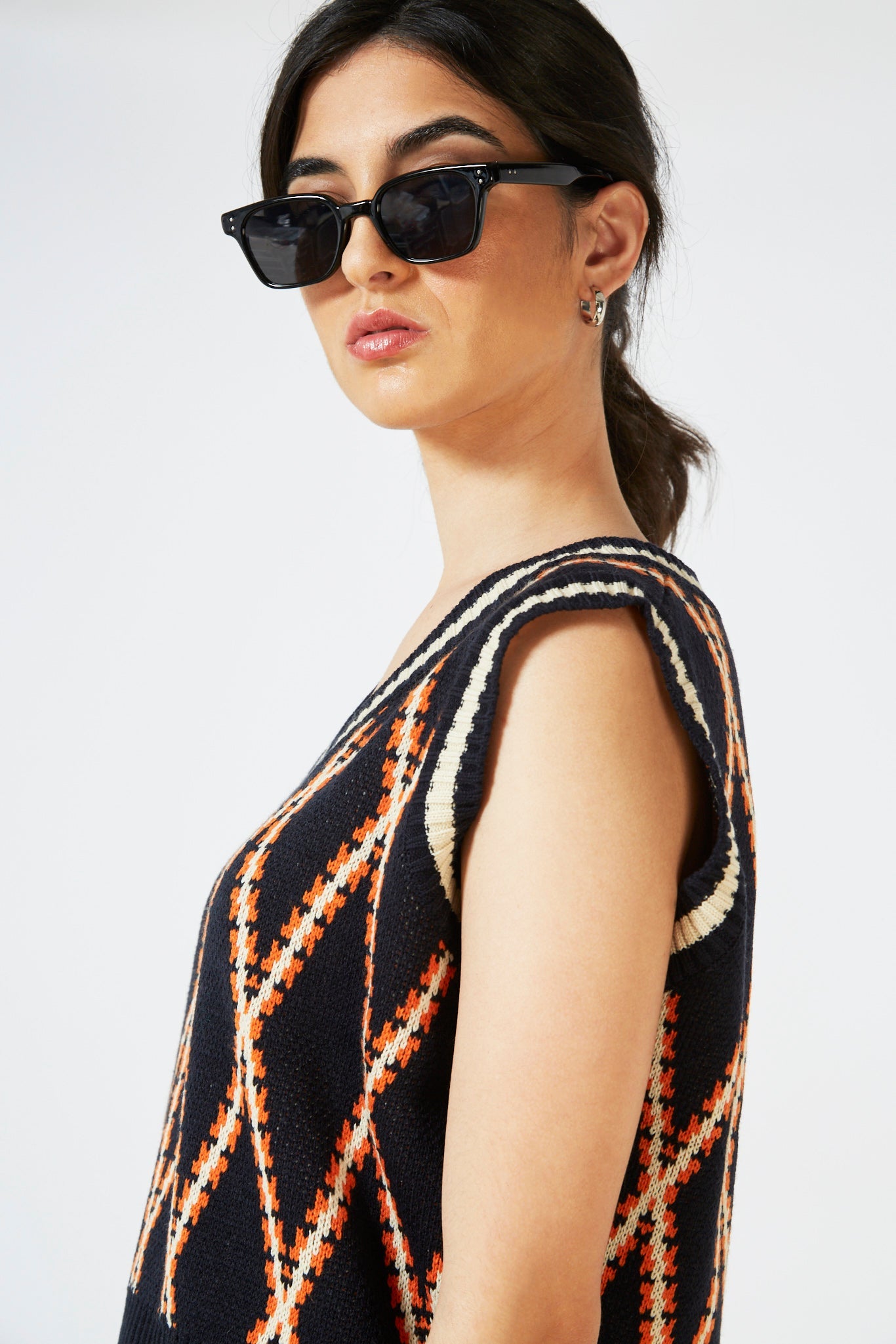 Navy contrast diamond striped sweater vest_4