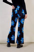 Bright blue daisy print trousers_4