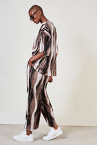 Beige and black abstract print short sleeved top_5