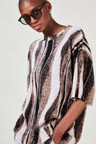 Beige and black abstract print short sleeved top_3