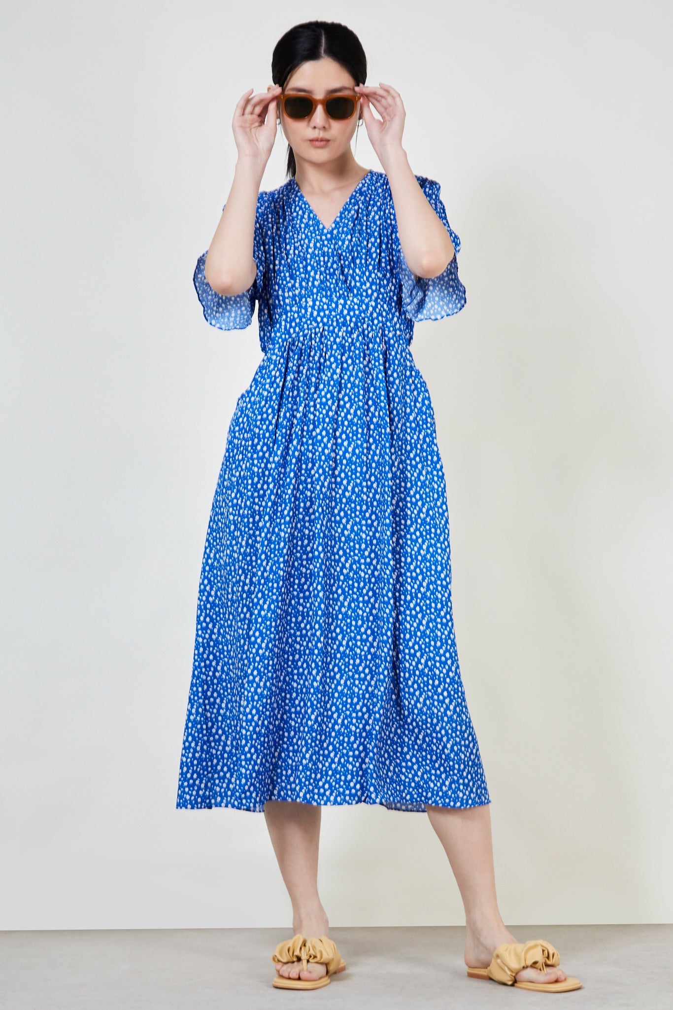 Bright blue floral print midi dress_1