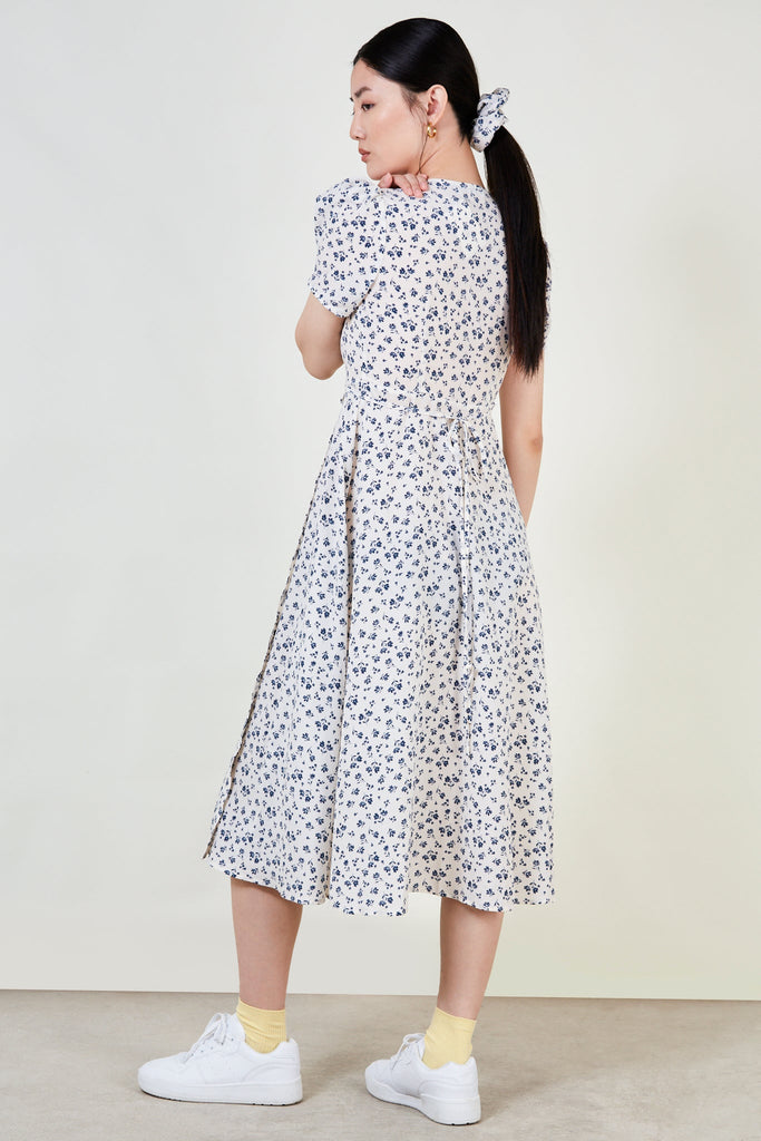 Ivory and blue floral print side button dress_3